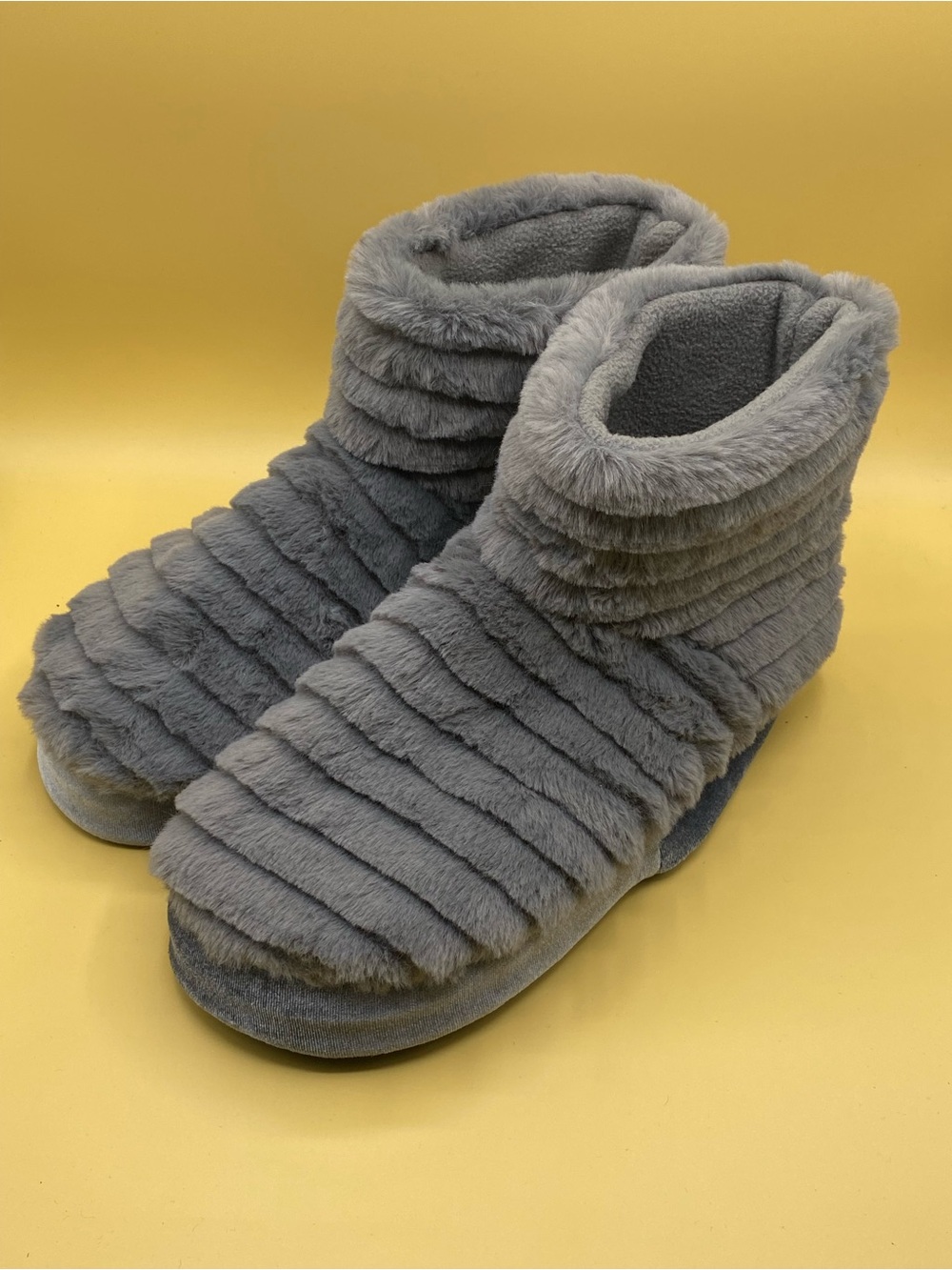 Cozy Faux-Fur Gray Women's Bootie MASSAGE Slippers - Picture 2 of 5